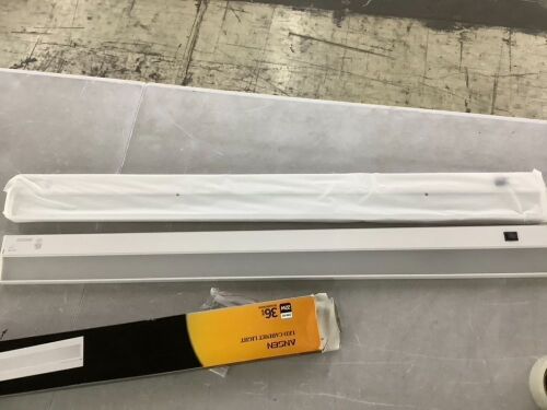 Under Cabinet Lighting Hardwired 36", 2 Pack - Lot 662