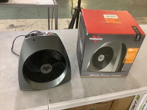 Vornado VH200 1500-Watt Electric Portable Space Heater, Whole Room Vortex Heat Circulation, Charcoal - Lot 601JF