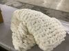 L'AGRATY Chunky Knit Soft Chenille Throw Blanket - Thumbnail 3