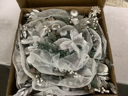 WBHome 6 FT Sliver & White Pop-Up Christmas Tree - Lot 279