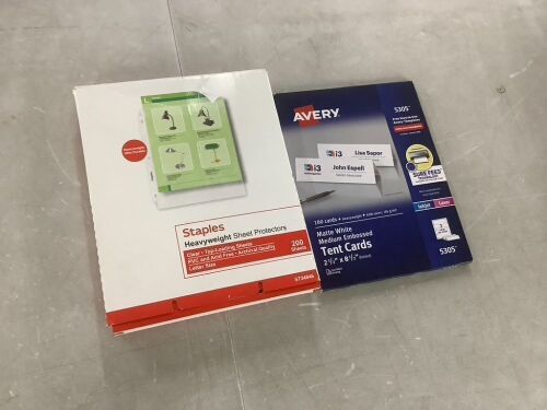 Staples Heavyweight Sheet Protectors & Avery Medium Embossed Tent Cards - Lot 325
