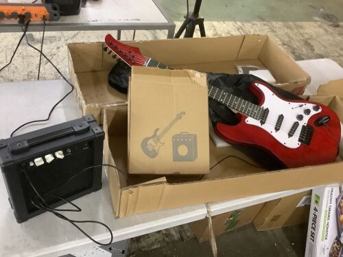 Beginner Electric Guitar Kit w/ Case, 10W Amp, Tremolo Bar - 39in - Lot 624