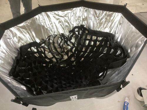 NEEWER 35" Octagonal Quick Release Bowens Mount Softbox with Honeycomb Grid - Lot 780