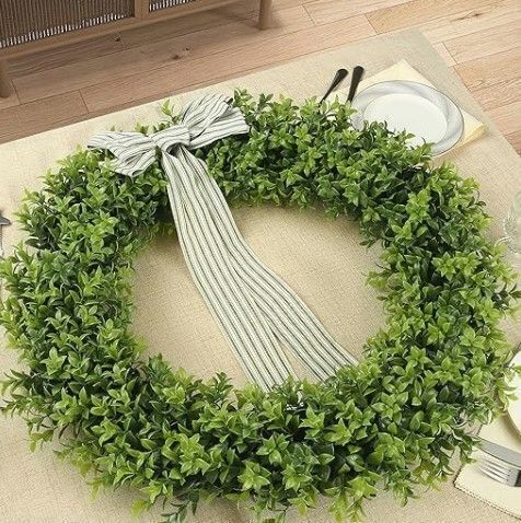 HARMIX 32" Faux Round Boxwood Wreath - Lot 3020