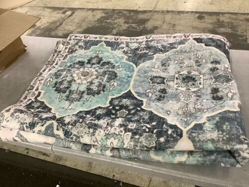 8 x 10 Area Rug - Lot 247