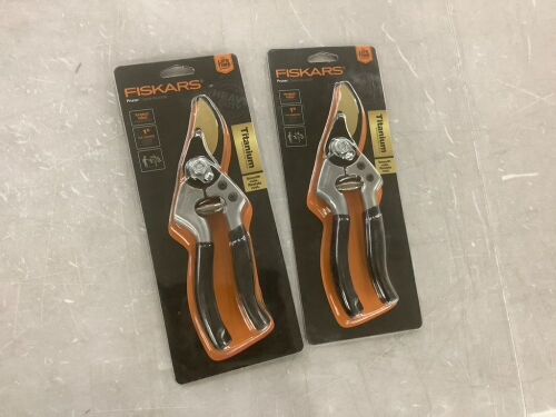 Lot of (2) Fiskars 1 in. Titanium Coated Steel Blade Bypass Hand Prune - Lot 439JF
