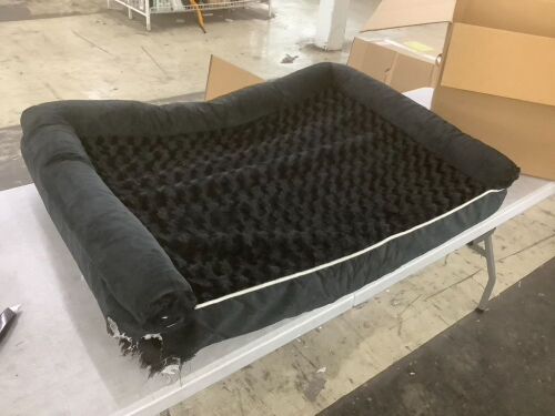 2.5' x 3.5' Dog Bed - Damaged Corner - Lot 530