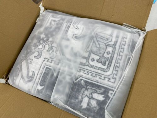 5' x 7' Area Rug - Lot 565