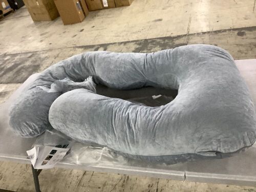 Pregnancy Pillow - Lot 718