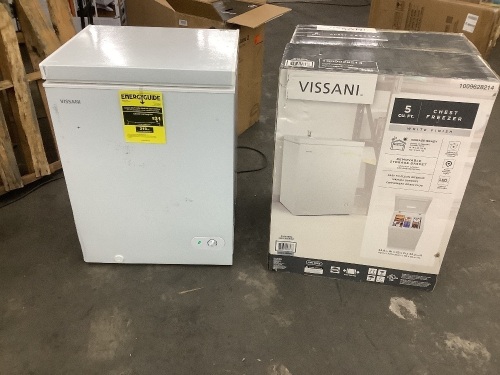 Vissani 5.0 cu. ft. Manual Defrost Chest Freezer with LED Light in White Garage Ready - Scratch and Dent - Lot 15JF