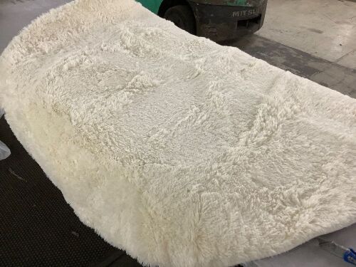 5' Round Rug - Lot 456