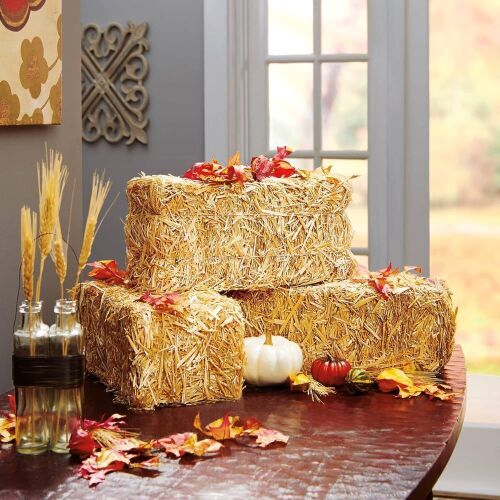 13” Decorative Straw Bales, 12 pack - Lot 660