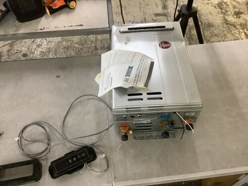 Rheem Performance Plus 8.4 GPM Smart Non-Condensing Outdoor Natural Gas Tankless Water Heater - Lot 434JF