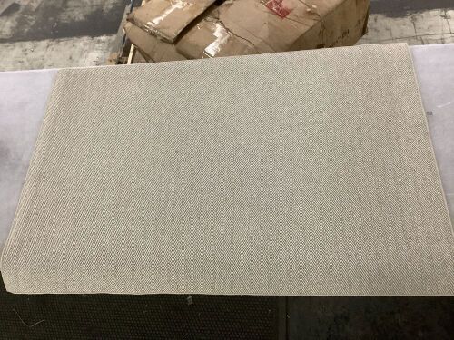 32" x 48" Rug - Lot 448