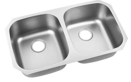 32 Inch Stainless Steel Kitchen Sink Undermount, 9" Depth 50/50 Stainless Steel Kitchen Sink Double Bowl, 18 Gauge 304 Stainless Steel Large Sink - Lot 3656