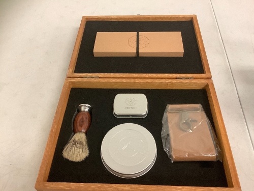 Shaving Kit, Appears New, Sold as is - Lot 32B