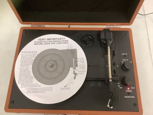 Victrola Bluetooth Turntable, Appears New, Sold as is - Lot 90