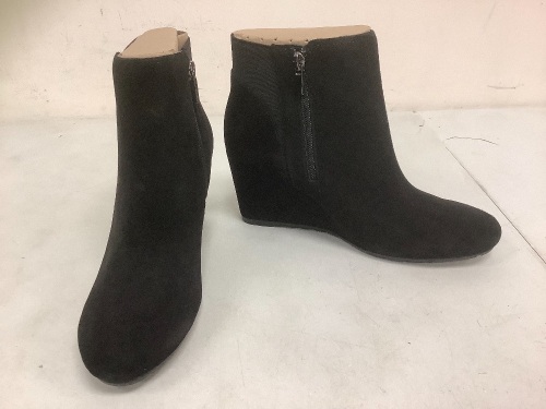 Clarks Womens Suede Boots, 8, E-Commerce Return, Sold as is - Lot 160