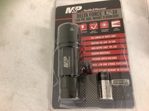 Smith & Wesson Rail Mount Flashlight, E-Commerce Return, Sold as is - Lot 238