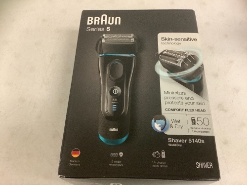 Braun Series 5 Shaver, Appears New, Sold as is - Lot 296