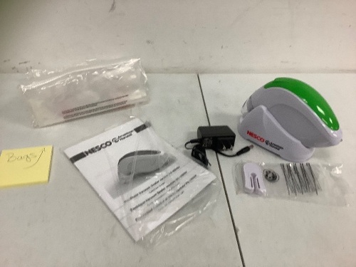 Nesco Hand Held Vacuum Sealer, Powers up, E-Commerce Return, Sold as is - Lot 620