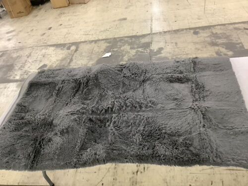 Ophanie Fluffy Area Rug, 5x7 - Lot 407