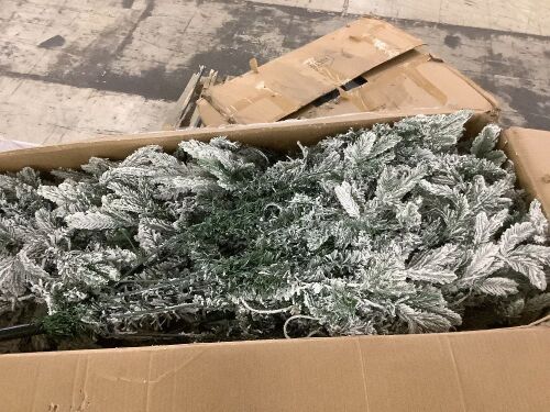 Flocked Artificial Christmas Tree - Lot 566
