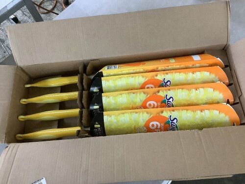 Case of (4) Swiffer Super Extendable Dusting Kit with 4 Heavy Duty Refills - Lot 219JF