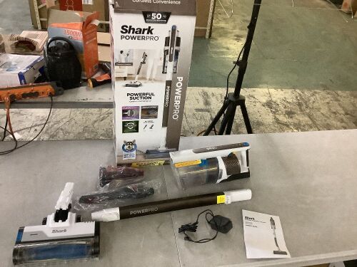 Shark PowerPro Bagless Cordless HEPA Filter Portable Stick Vacuum Cleaner for Multisurfaces, up to 50 min Runtime - Lot 811JF