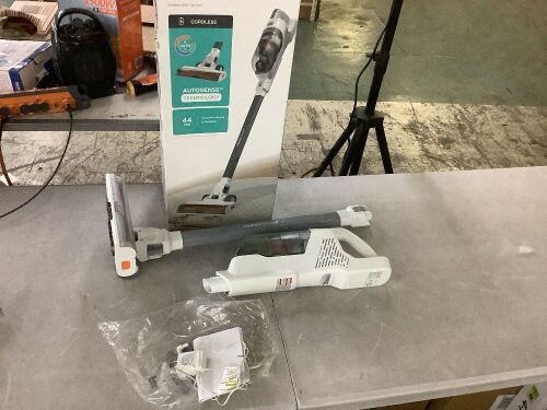 BLACK+DECKER POWERSERIES+ 20-Volt MAX Lithium-Ion Cordless Bagless Stick Vacuum Cleaner - Lot 819JF