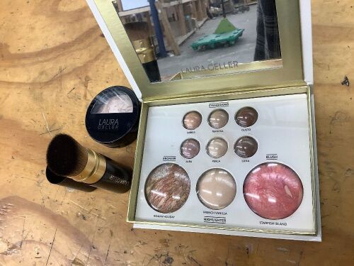 Laura Geller Makeup Set - Lot 4121