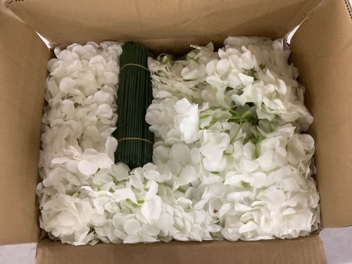 Faux Flowers - Lot 755