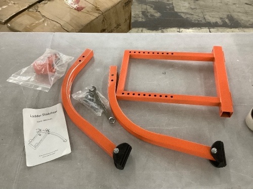 Heavy Duty Steel Ladder Roof Hook Ladder Stabilizer with Wing Span/Wall Extension Accessory - Lot 669