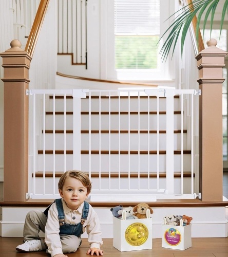Cumbor 29.7-48" Baby Gate - Lot 566