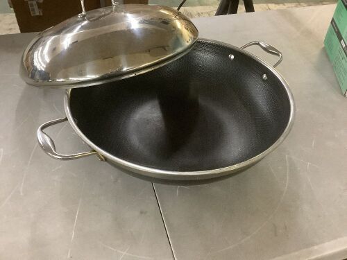 Hexclad Wok with Lid - Lot 701
