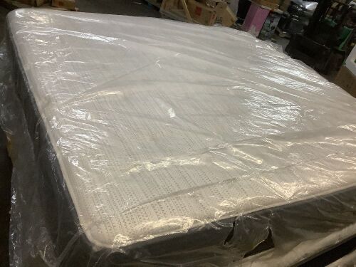 Beautyrest Silver 12" King Size Mattress - Lot 25