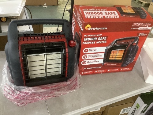 Mr. Heater Big Buddy Pro Series 18,000 BTU Portable Radiant Propane Indoor/Outdoor Space Heater - Lot 831JF