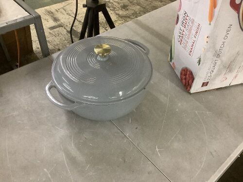 Cast-Iron Dutch Oven Kitchen Cookware w/ Enamel, Handles - 7.5qt - Chip in Lid - Lot 501