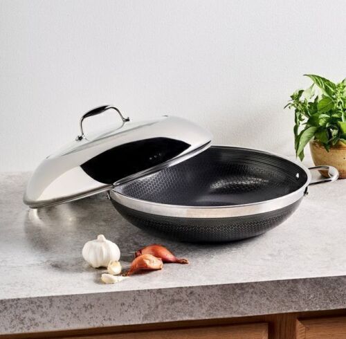 HexClad Hybrid Wok with Lid, 14" - Lot 693