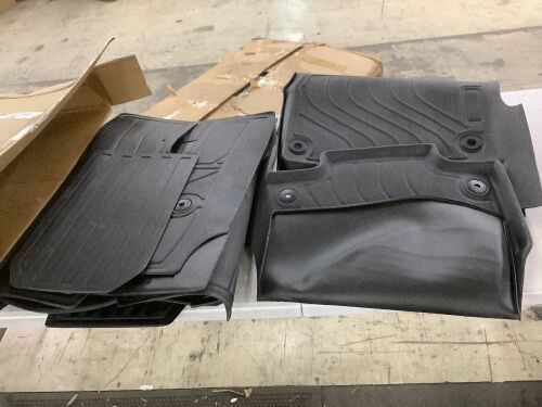 Floor Mats & Cargo Liner for 2017-2026 Chrysler Pacifica - Lot 346