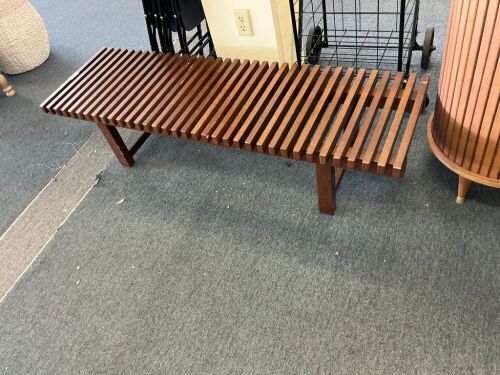 Bench - Lot 452