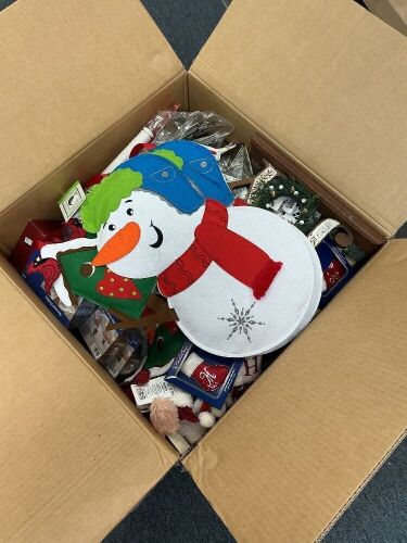 Misc Christmas Lot - Lot 469