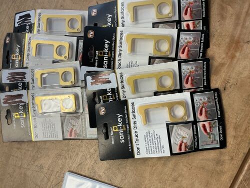 Sani-Key Lot Of 8 - Lot 486