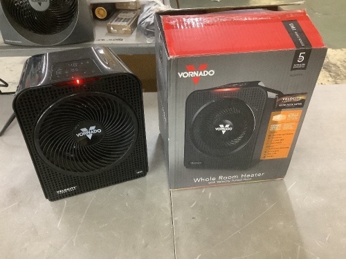 Vornado Forced Air Velocity 5 Whole Room 1500-Watt 5118 BTU Electric Space Fan Electric Heater Furnace, Black - Lot 874JF
