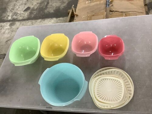 Tupperware Heritage Collection, 10 Piece Food Storage Container Set in Vintage Colors - Lot 787