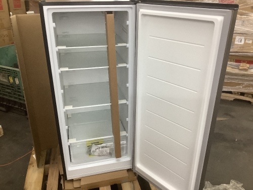 Vissani 7.1 cu. ft. Manual Defrost Convertible Upright Freezer in Stainless Steel Look, Garage Ready - Lot 29JF