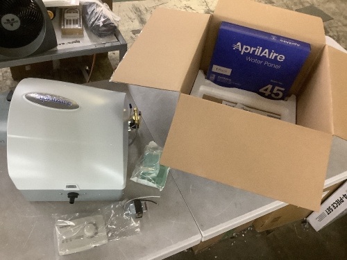 AprilAire Model 400 m Water Saver 17 Gal. for up to 5,000 sq. ft. Whole-House Evaporative Humidifier With Manual Control - Lot 977JF