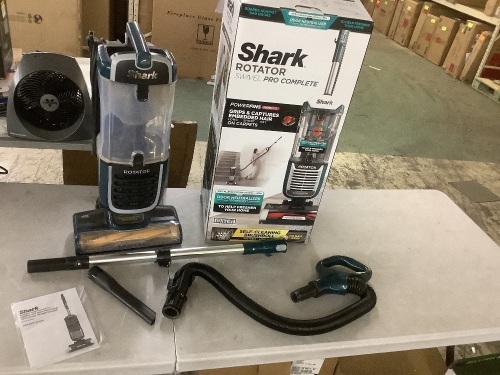 Shark Rotator Swivel Pro Bagless Corded HEPA Filter Upright Vacuum for Multisurface, Carpet & Hardwood/ Wood Laminate in Green - Lot 913JF