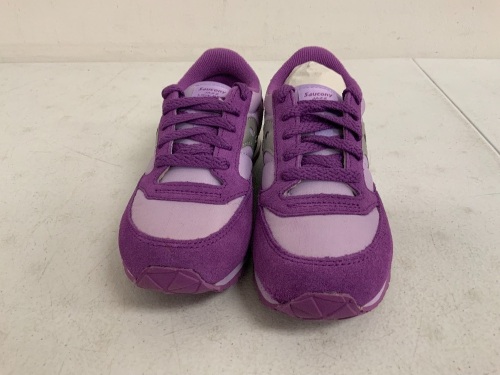 Saucony Girls Shoes, 13.5M, Appears new, Sold as is - Lot 158