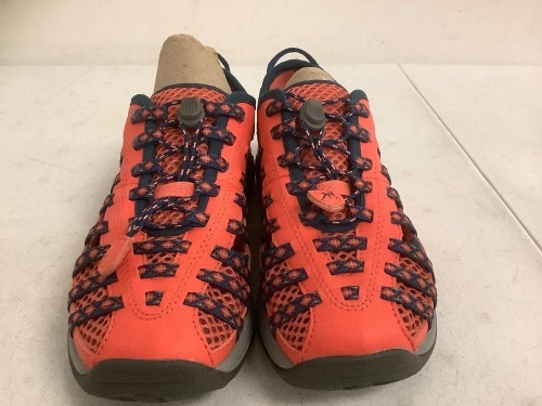 Chaco Womens Shoes, 6, Appears New, Sold as is - Lot 212